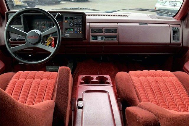 1994 Chevrolet Suburban Vehicle Photo in KANSAS CITY, MO 64114-4502