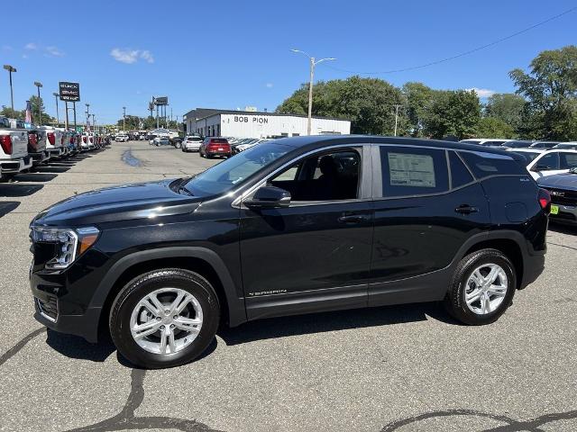 2024 GMC Terrain Vehicle Photo in CHICOPEE, MA 01020-5001