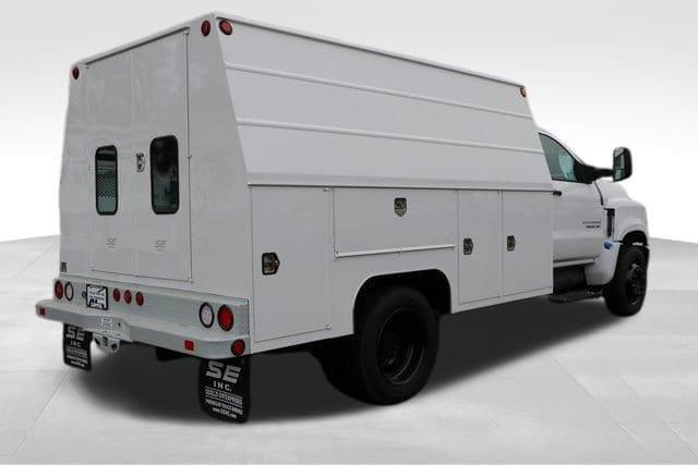 2024 Chevrolet Silverado 4500 Medium Duty Chassis Cab Vehicle Photo in Salem, OR 97301