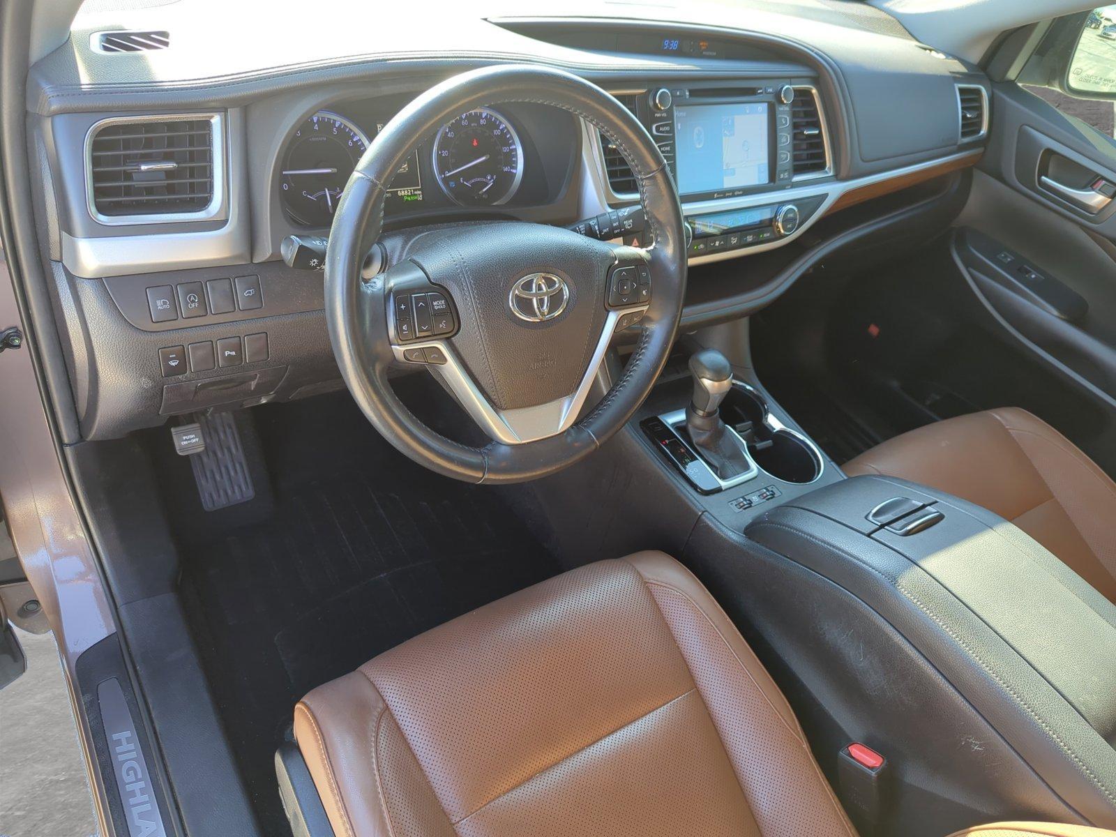 2019 Toyota Highlander Vehicle Photo in Ft. Myers, FL 33907