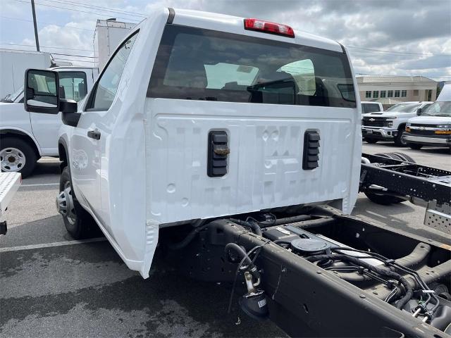 2023 Chevrolet Silverado 3500 HD CC Vehicle Photo in ALCOA, TN 37701-3235