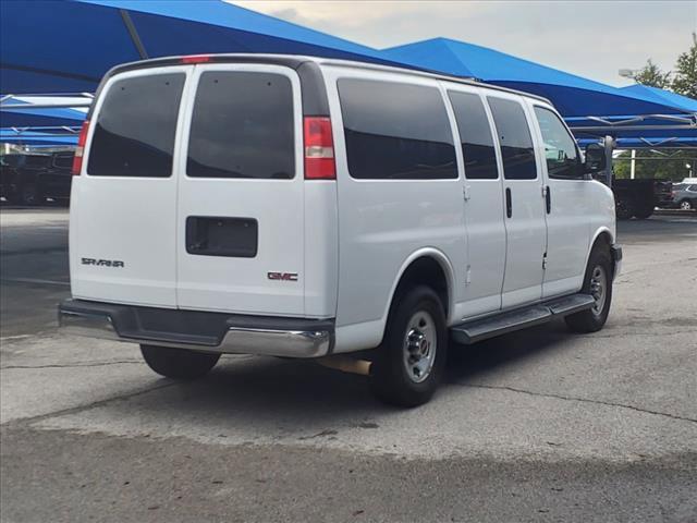 2015 GMC Savana Passenger Vehicle Photo in DENTON, TX 76210-9321