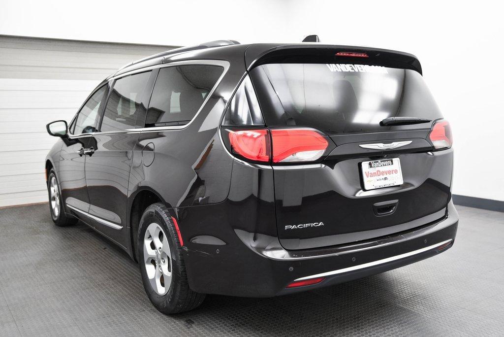 2017 Chrysler Pacifica Vehicle Photo in AKRON, OH 44303-2185