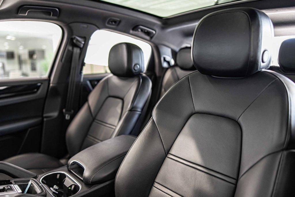 2021 Porsche Cayenne Vehicle Photo in Saint Charles, IL 60174