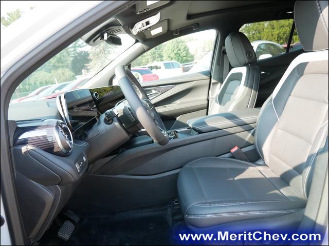 2024 Chevrolet Blazer EV Vehicle Photo in MAPLEWOOD, MN 55119-4794