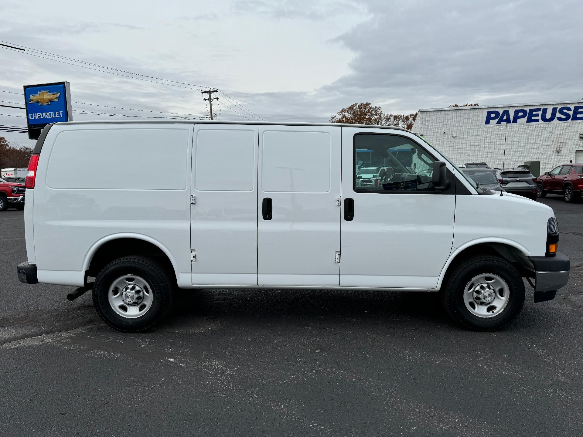 2020 Chevrolet Express Cargo 2500 Vehicle Photo in SOUTH PORTLAND, ME 04106-1997