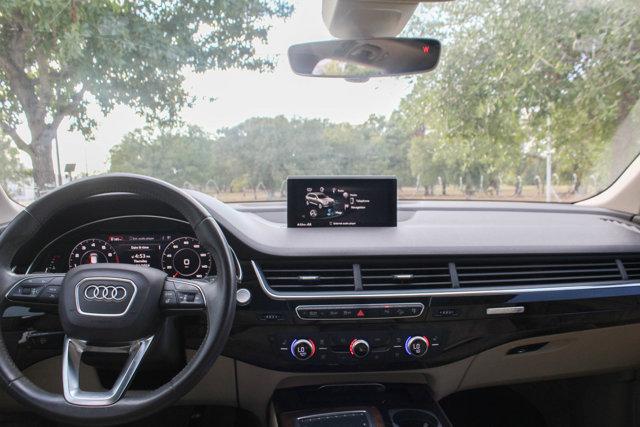 2017 Audi Q7 Vehicle Photo in HOUSTON, TX 77090