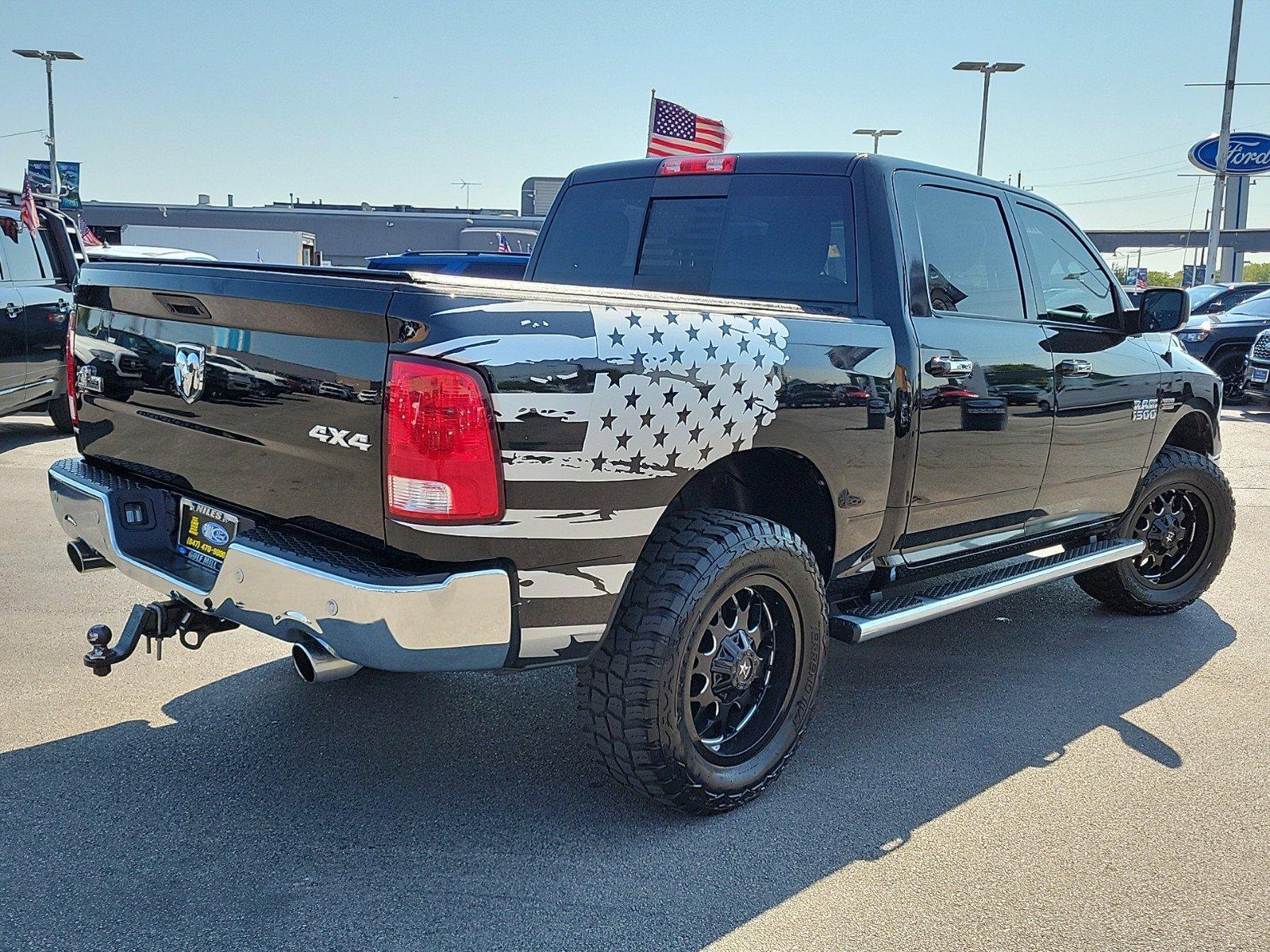 2017 Ram 1500 Vehicle Photo in Saint Charles, IL 60174