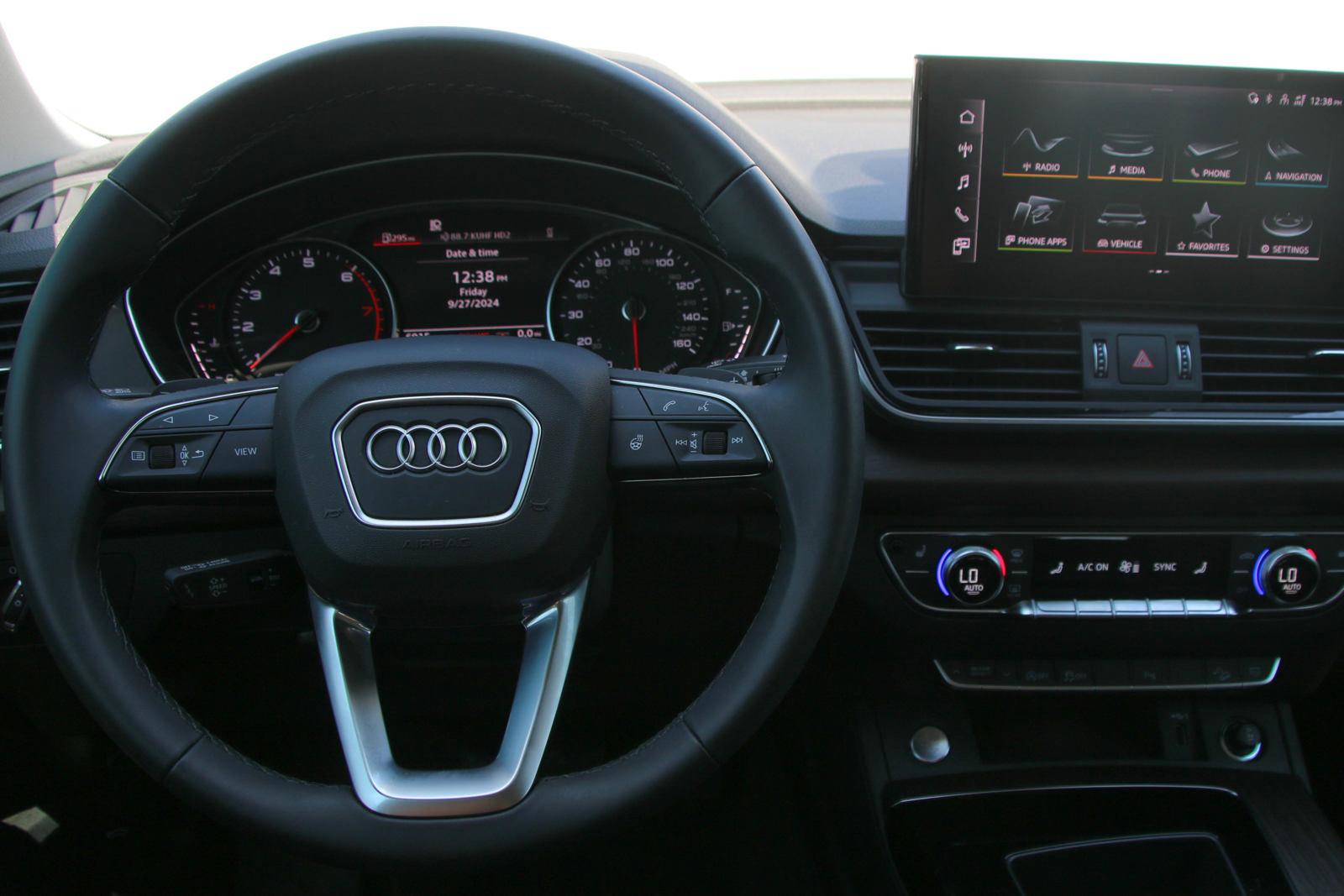 2024 Audi Q5 Vehicle Photo in SUGAR LAND, TX 77478