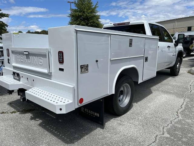 2024 Chevrolet Silverado 3500 HD Chassis Cab Vehicle Photo in ALCOA, TN 37701-3235