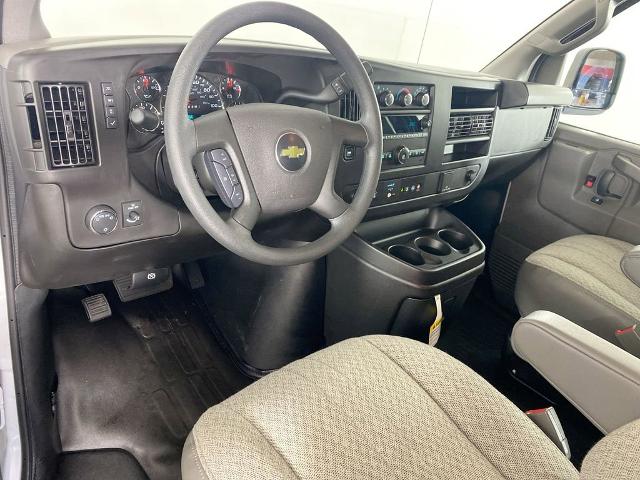 2024 Chevrolet Express Passenger 3500 Vehicle Photo in ALLIANCE, OH 44601-4622