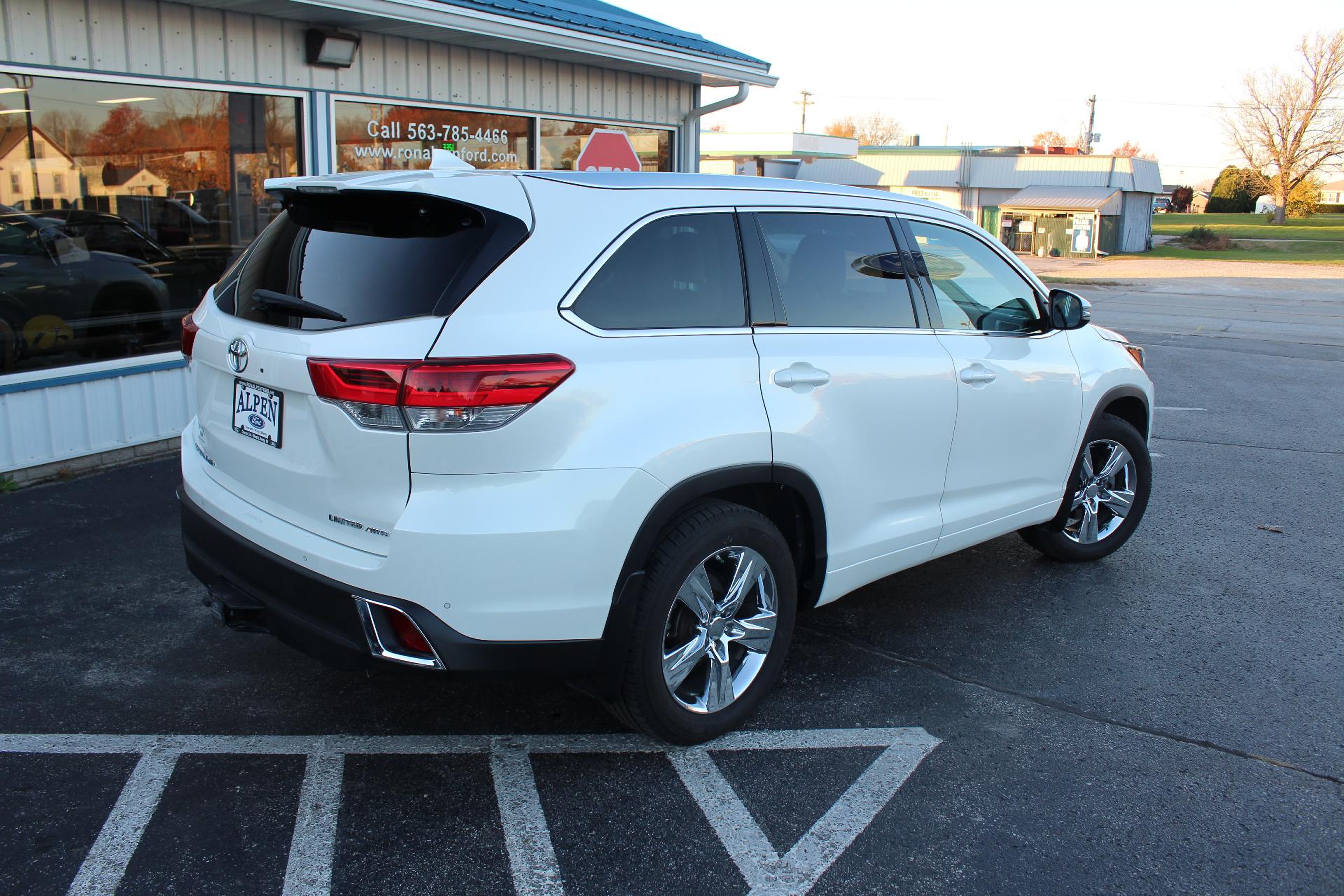 Used 2019 Toyota Highlander Limited with VIN 5TDDZRFH1KS736454 for sale in Durant, IA