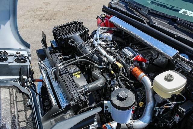 2023 Chevrolet Silverado Chassis Cab Vehicle Photo in VENTURA, CA 93003-8585