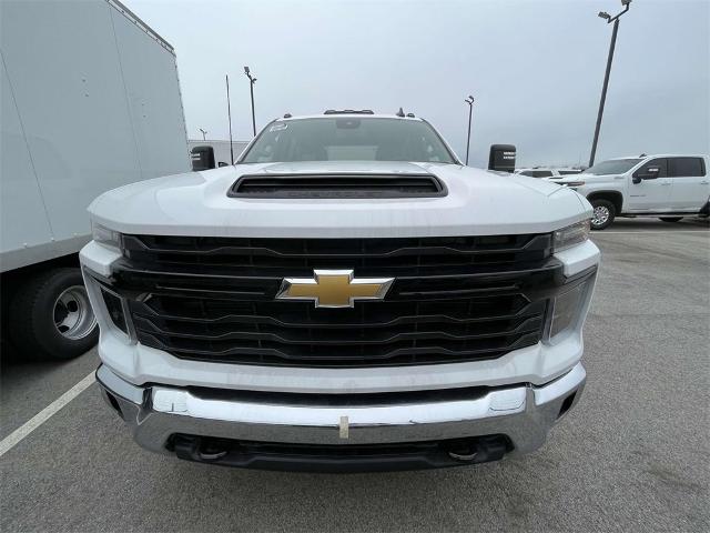 2024 Chevrolet Silverado 3500 HD CC Vehicle Photo in ALCOA, TN 37701-3235