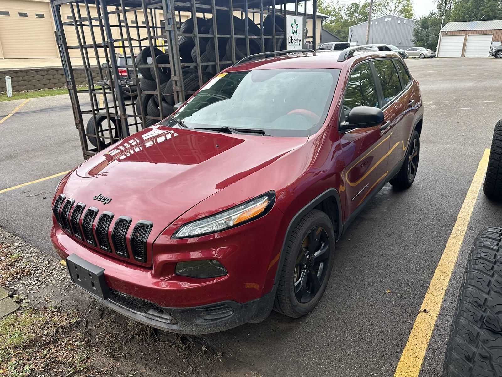 2017 Jeep Cherokee Vehicle Photo in Marion, IA 52302