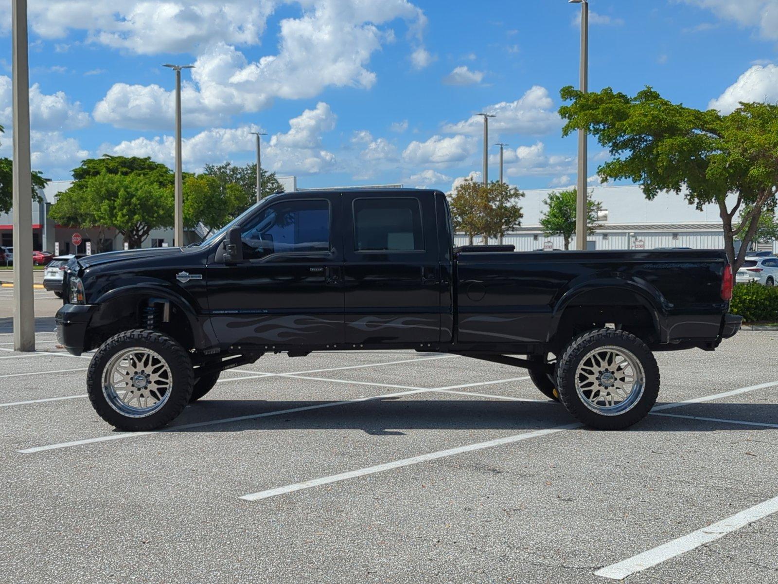 2006 Ford Super Duty F-350 SRW Vehicle Photo in Ft. Myers, FL 33907