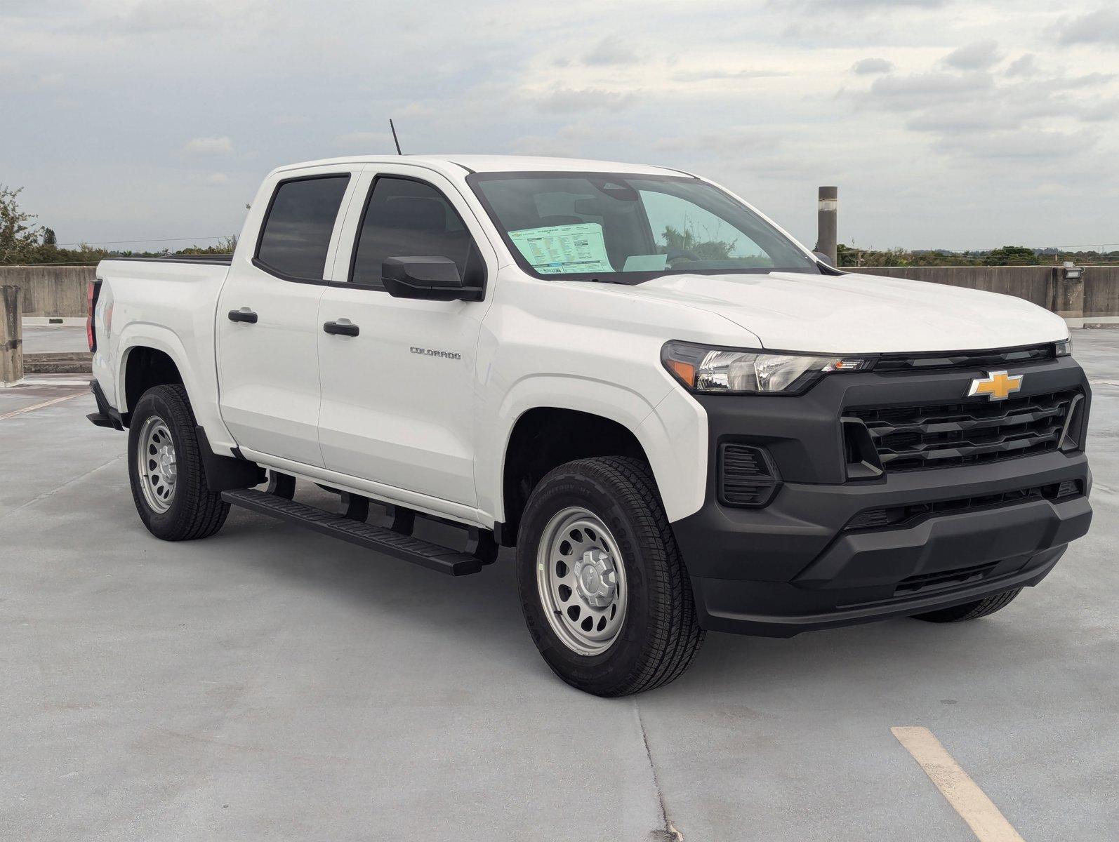 2024 Chevrolet Colorado Vehicle Photo in PEMBROKE PINES, FL 33024-6534