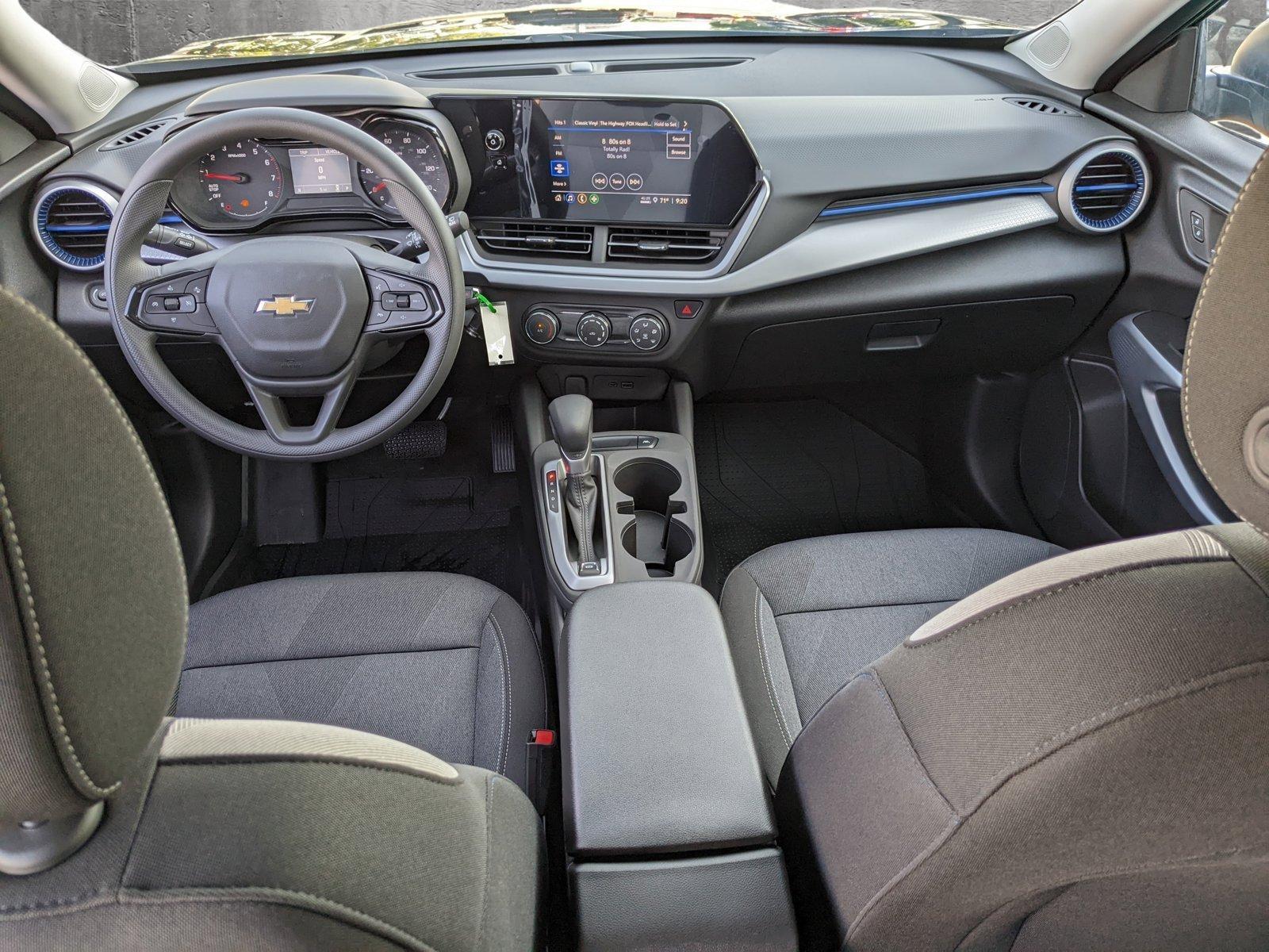 2024 Chevrolet Trax Vehicle Photo in VALENCIA, CA 91355-1705