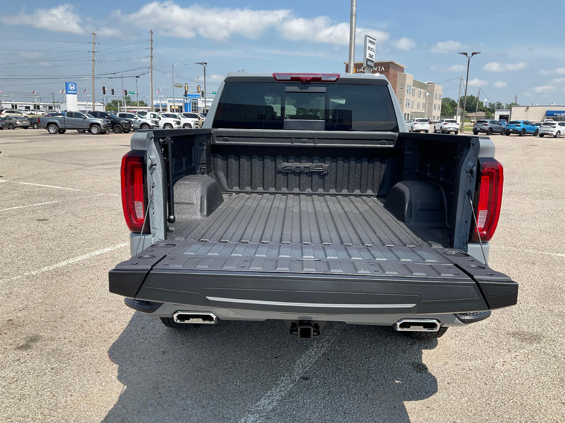 2024 GMC Sierra 1500 Vehicle Photo in PONCA CITY, OK 74601-1036