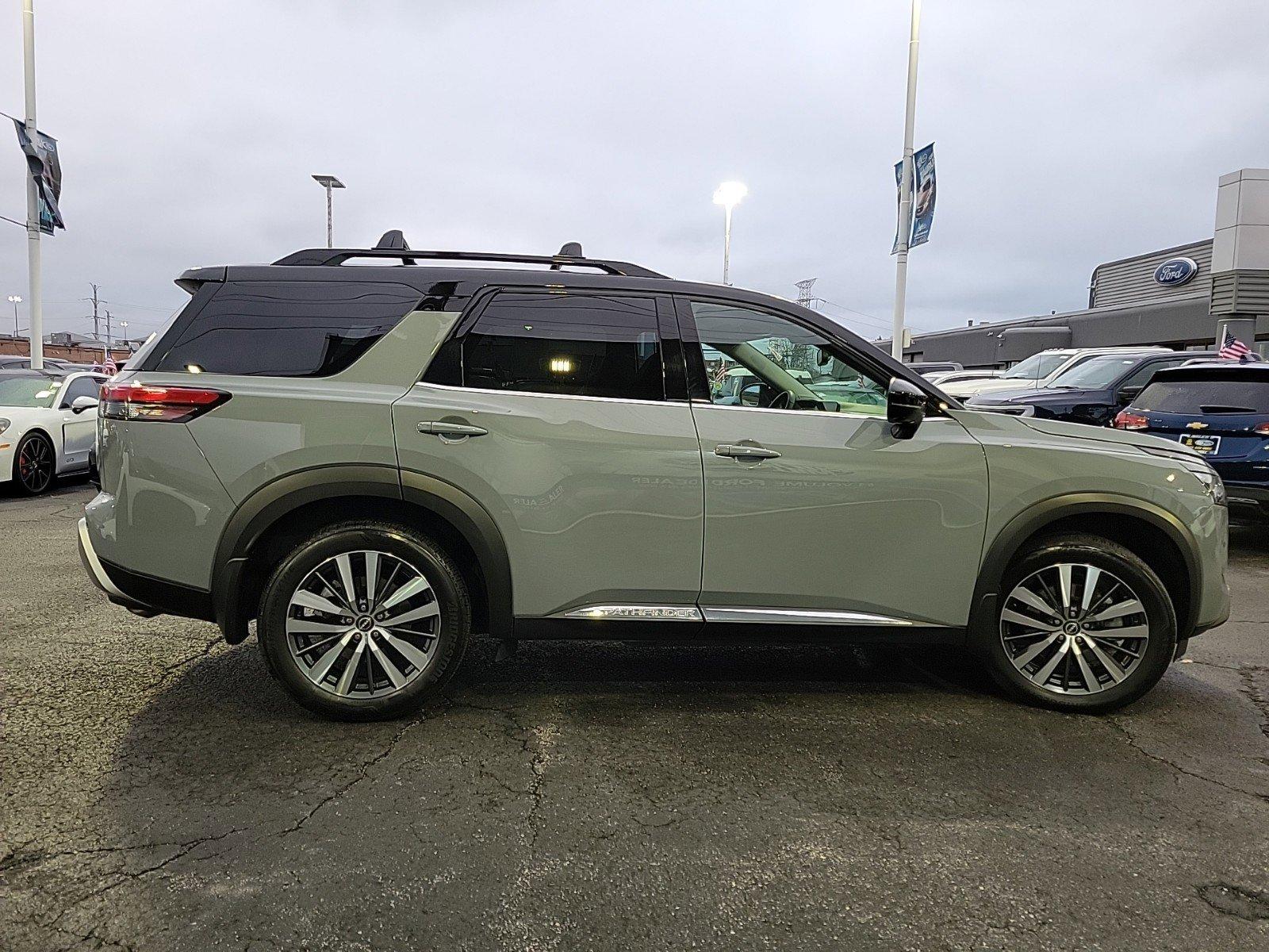 2022 Nissan Pathfinder Vehicle Photo in Saint Charles, IL 60174