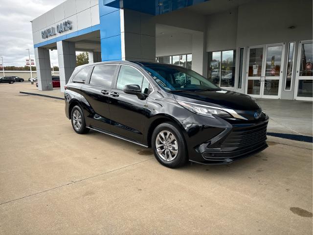 Used 2024 Toyota Sienna LE with VIN 5TDKRKEC5RS181118 for sale in Paducah, KY