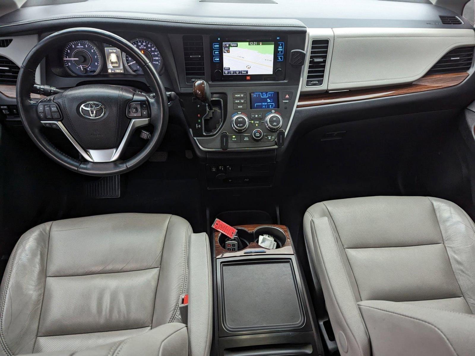 2017 Toyota Sienna Vehicle Photo in Spokane Valley, WA 99212