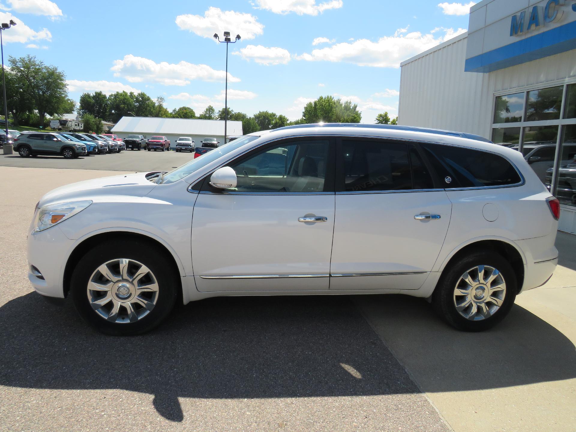 2017 Buick Enclave Vehicle Photo in MAPLETON, IA 51034-1072