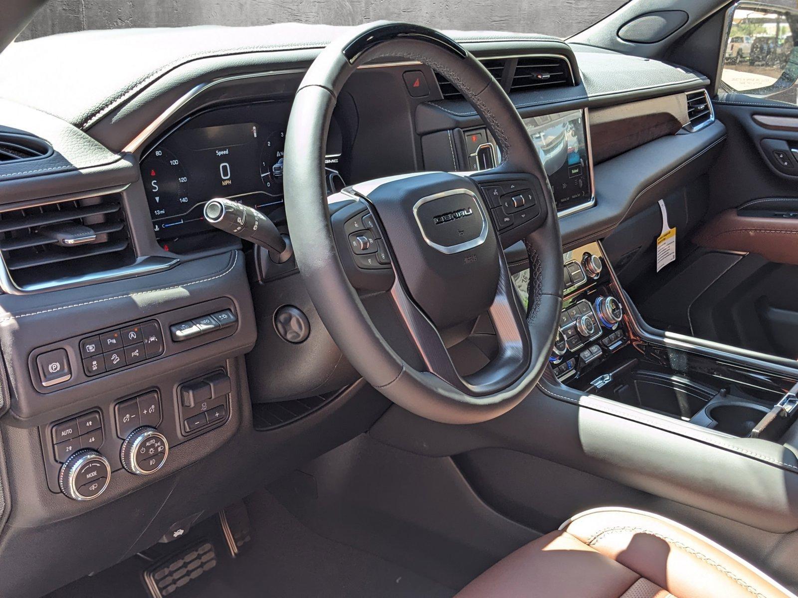 2024 GMC Yukon XL Vehicle Photo in GOLDEN, CO 80401-3850