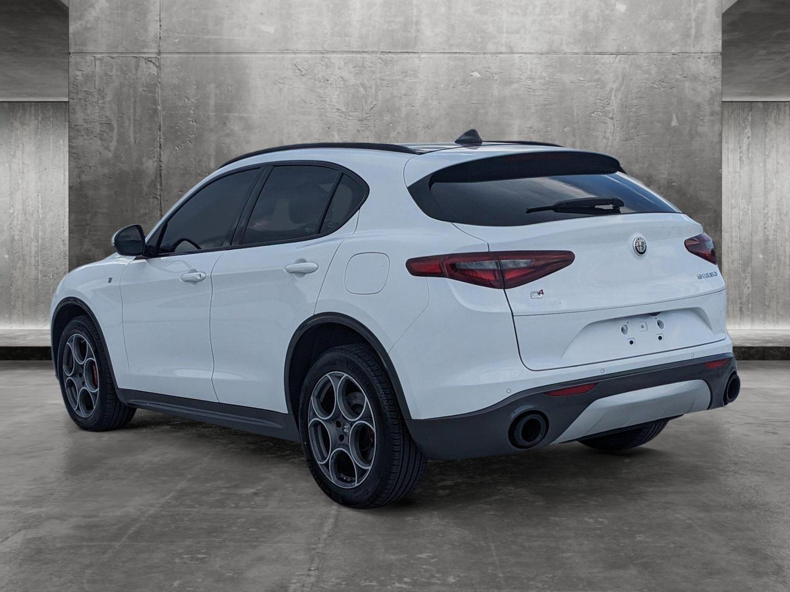 2022 Alfa Romeo Stelvio Vehicle Photo in WEST PALM BEACH, FL 33407-3296