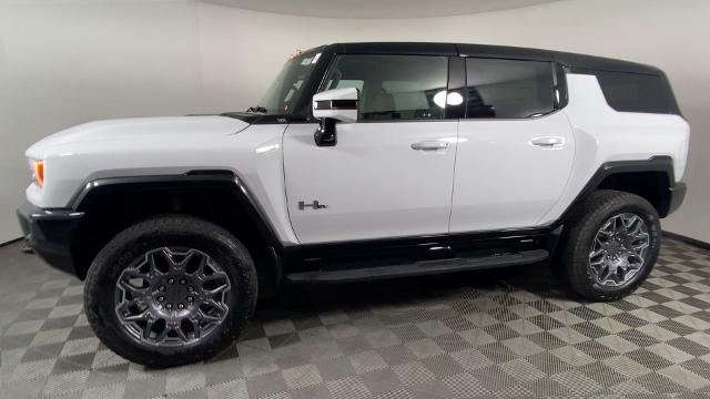 2025 GMC HUMMER EV SUV Vehicle Photo in ALLIANCE, OH 44601-4622