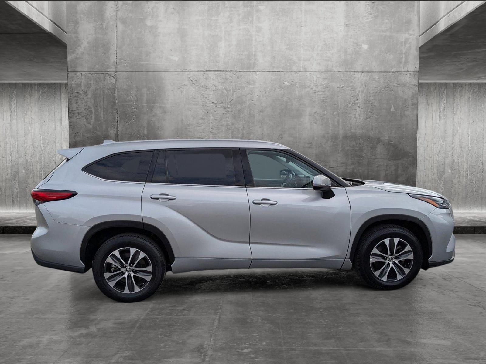 2022 Toyota Highlander Vehicle Photo in Spokane Valley, WA 99212