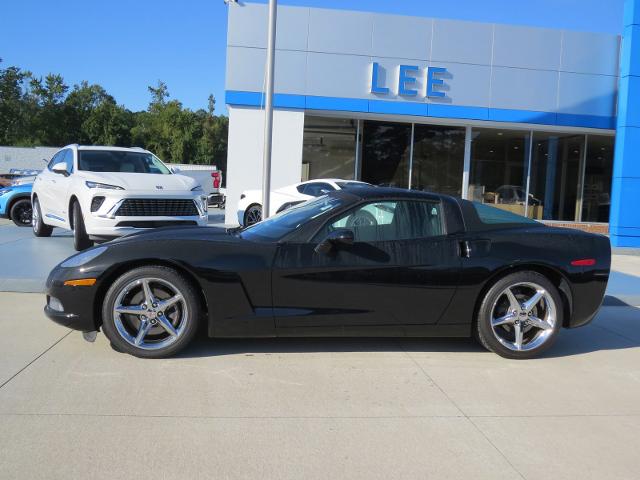 Used 2011 Chevrolet Corvette Base with VIN 1G1YE2DW4B5111826 for sale in Washington, NC