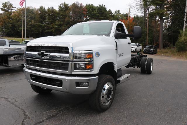 2024 Chevrolet Silverado 6500 HD Vehicle Photo in MONTICELLO, NY 12701-3853