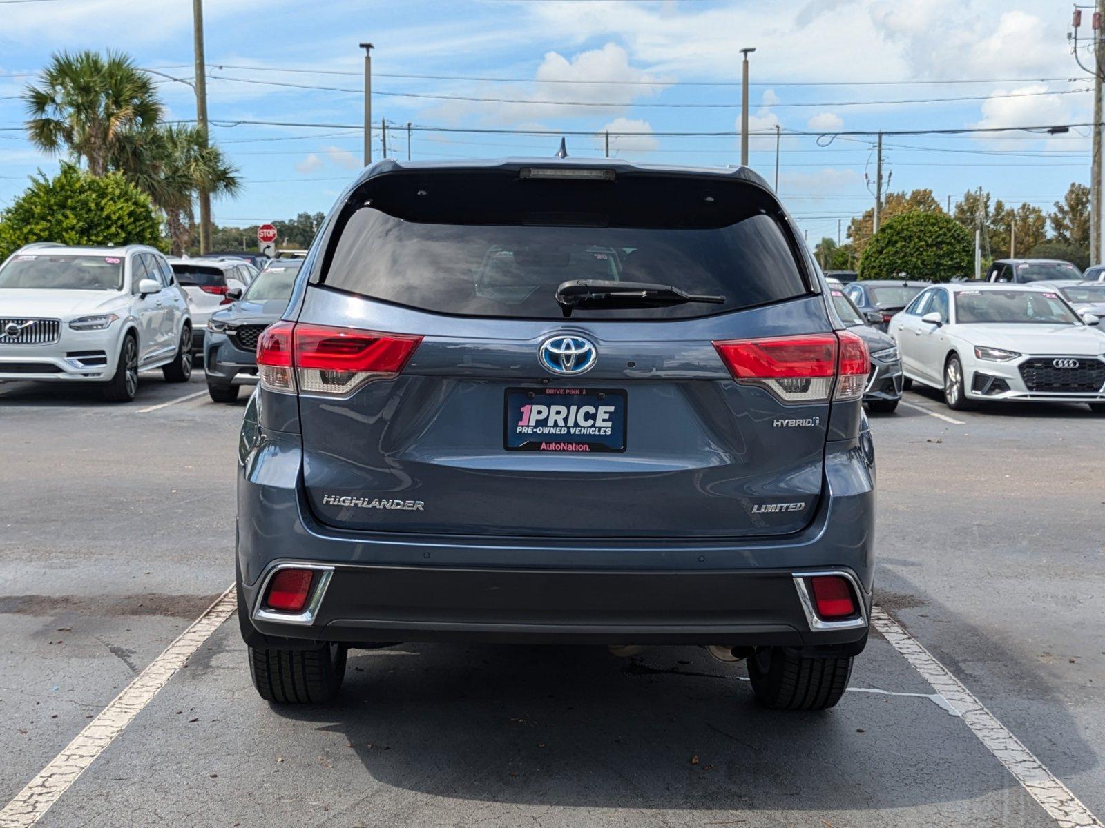 2019 Toyota Highlander Vehicle Photo in Clearwater, FL 33761