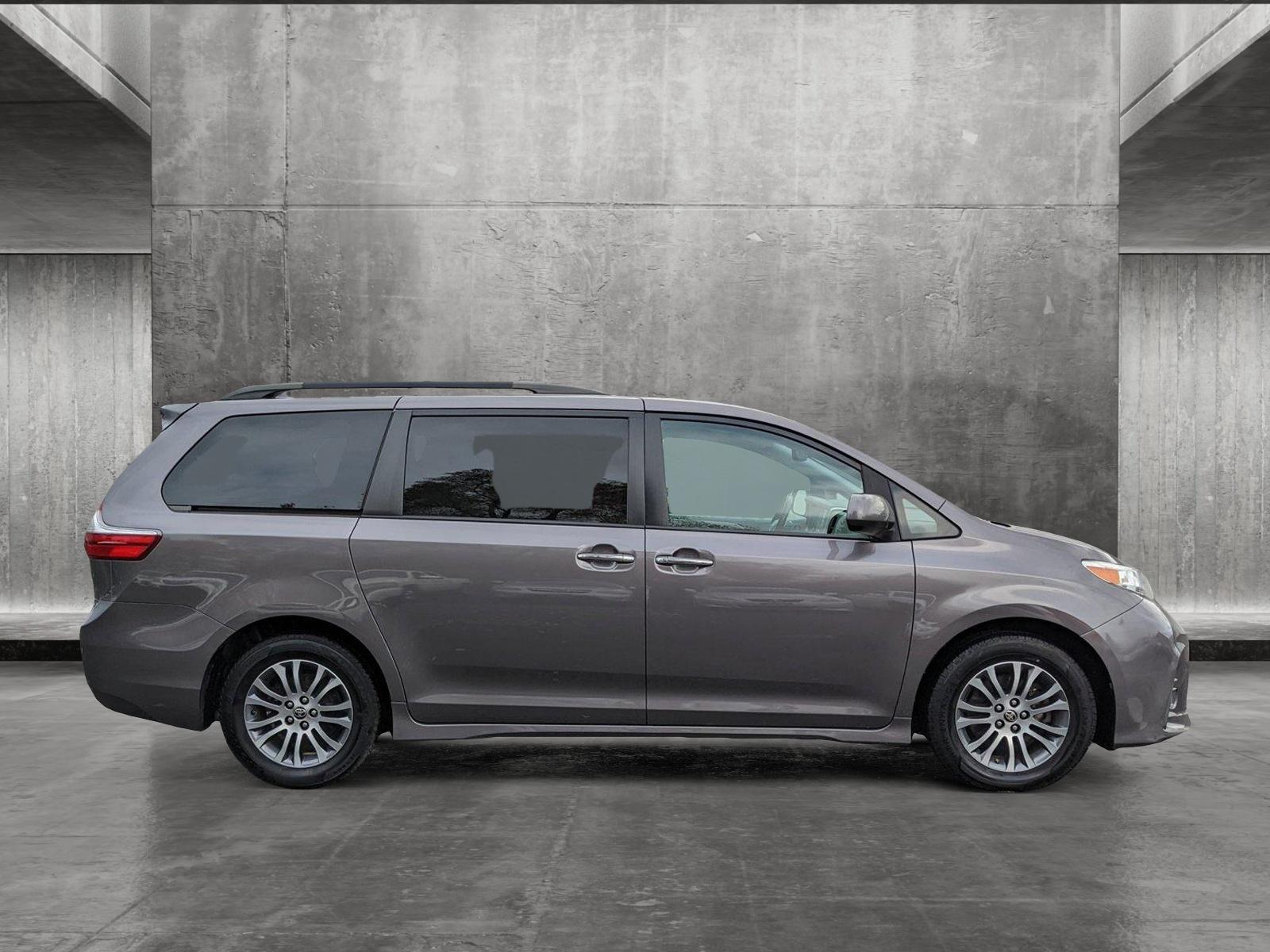 2020 Toyota Sienna Vehicle Photo in Spokane Valley, WA 99212