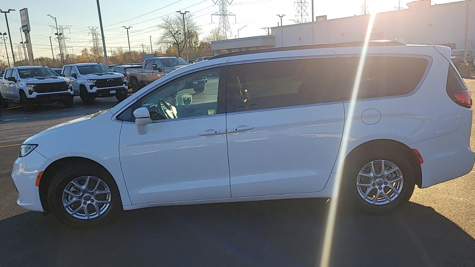 2022 Chrysler Pacifica Vehicle Photo in Plainfield, IL 60586