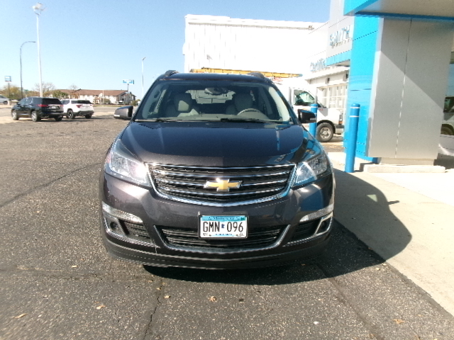 Used 2015 Chevrolet Traverse 2LT with VIN 1GNKVHKD0FJ364664 for sale in Wahpeton, ND