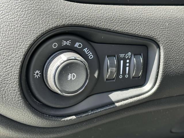 2018 Jeep Renegade Vehicle Photo in SAINT JAMES, NY 11780-3219