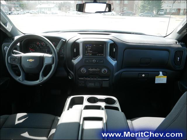 2024 Chevrolet Silverado 1500 Vehicle Photo in MAPLEWOOD, MN 55119-4794