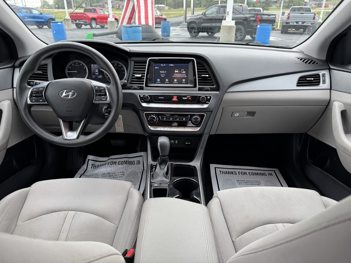 2018 Hyundai Sonata Vehicle Photo in BOONVILLE, IN 47601-9633