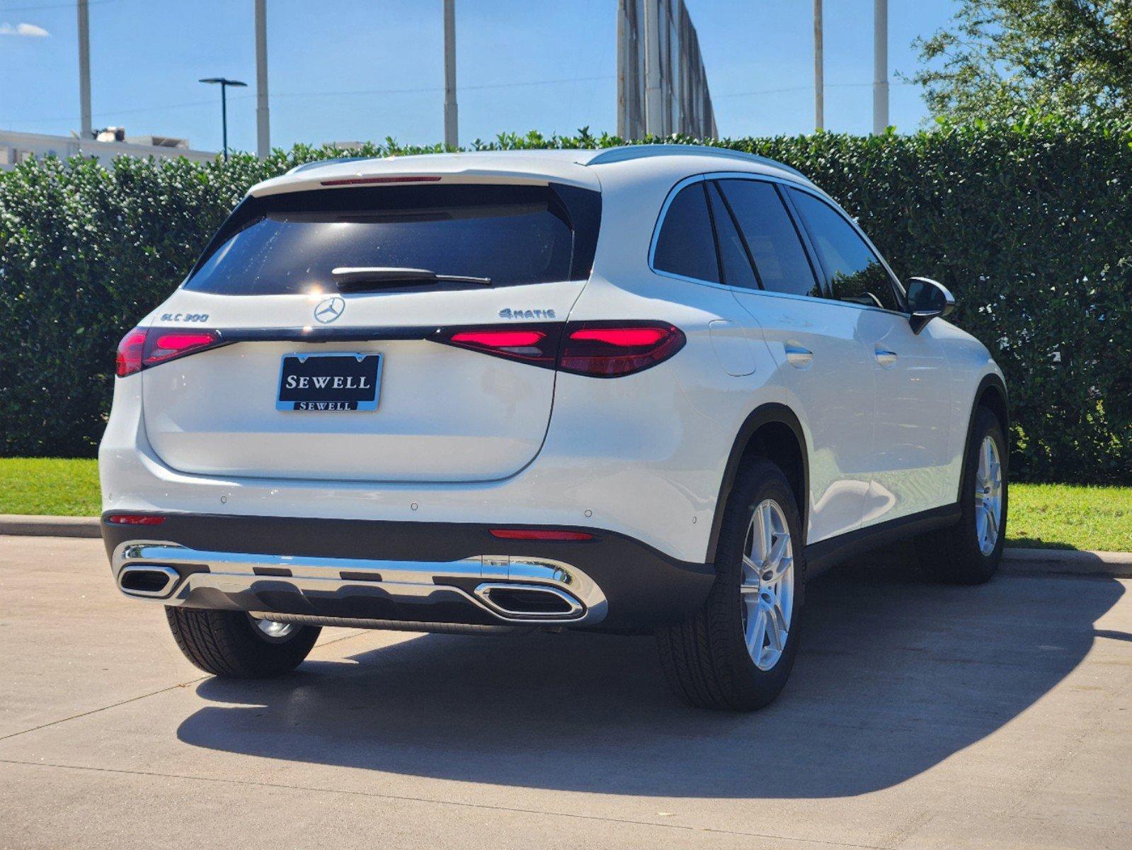 2025 Mercedes-Benz GLC Vehicle Photo in HOUSTON, TX 77079