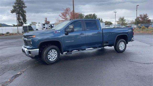 2025 Chevrolet Silverado 3500 HD Vehicle Photo in BEND, OR 97701-5133