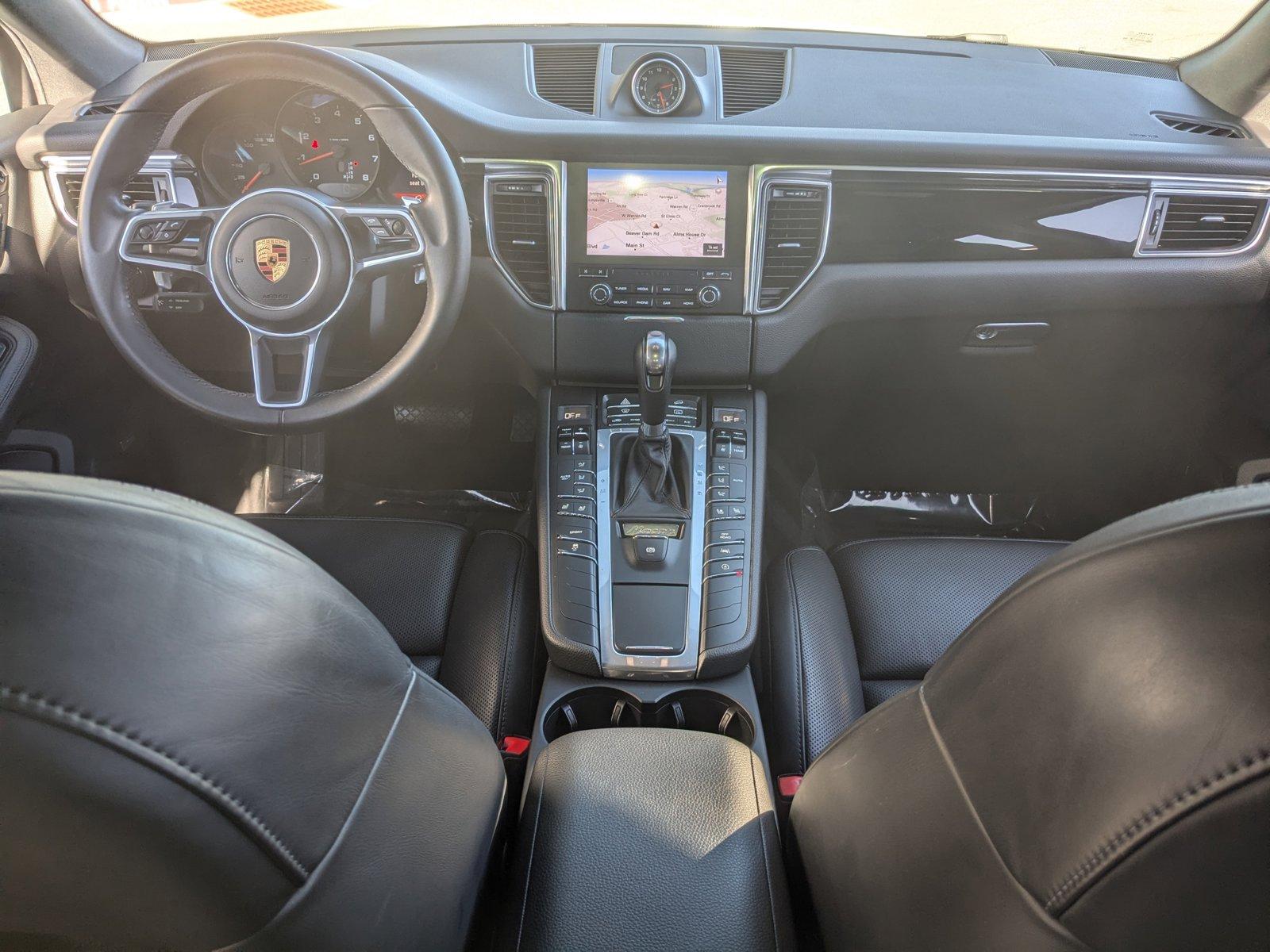 2018 Porsche Macan Vehicle Photo in Towson, MD 21204