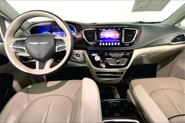 2017 Chrysler Pacifica Vehicle Photo in Lees Summit, MO 64086