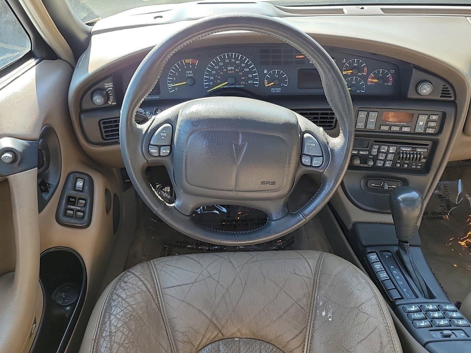 1996 Pontiac Bonneville Vehicle Photo in Saint Charles, IL 60174