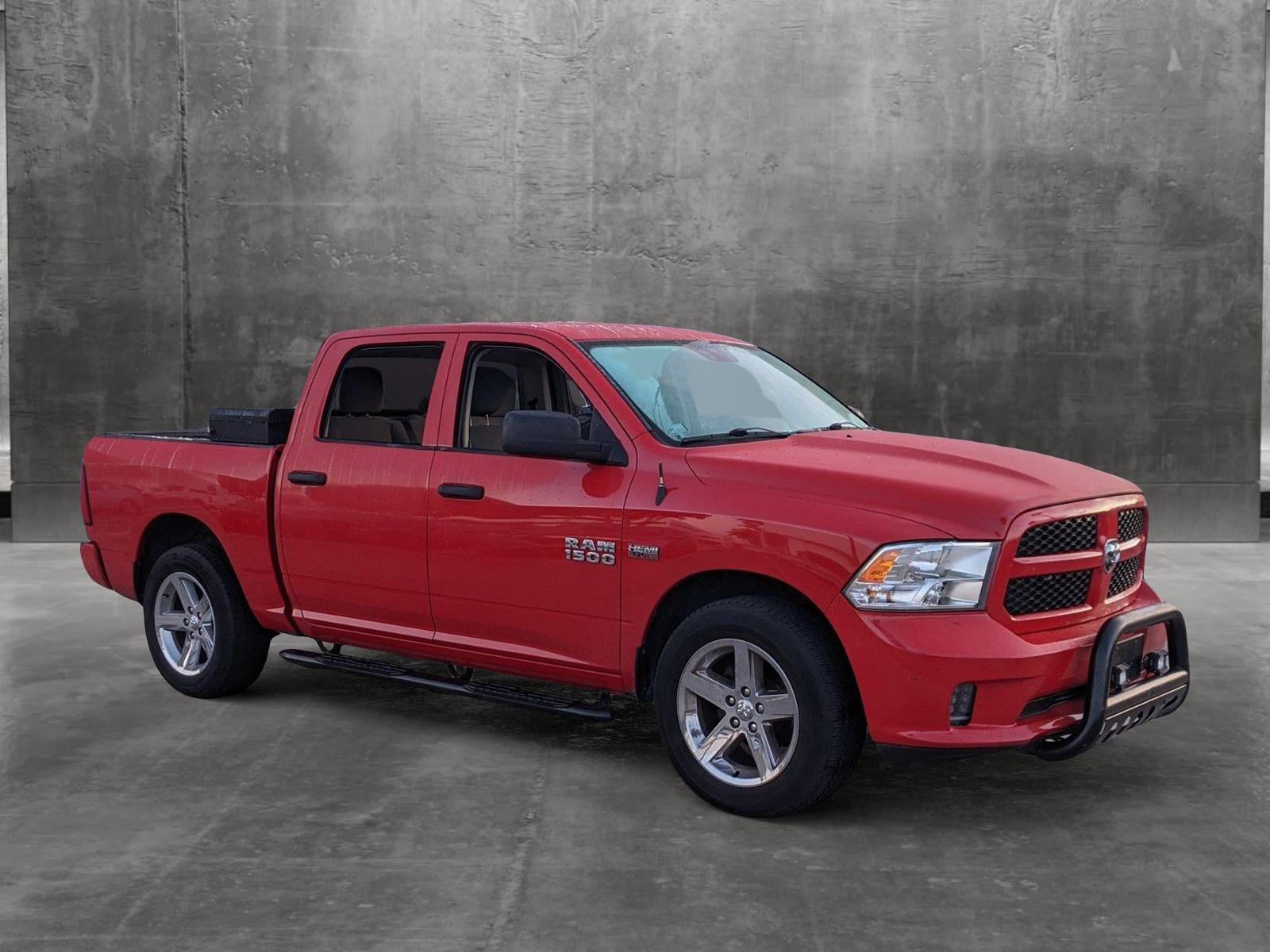 2017 Ram 1500 Vehicle Photo in PEMBROKE PINES, FL 33024-6534