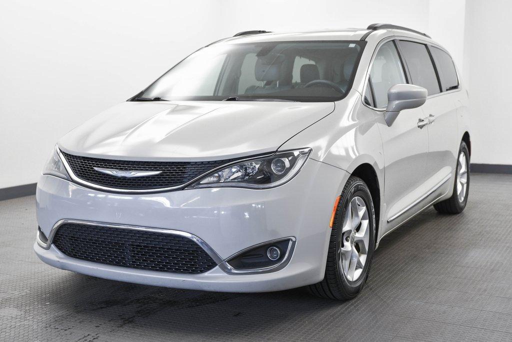 2017 Chrysler Pacifica Vehicle Photo in AKRON, OH 44303-2185