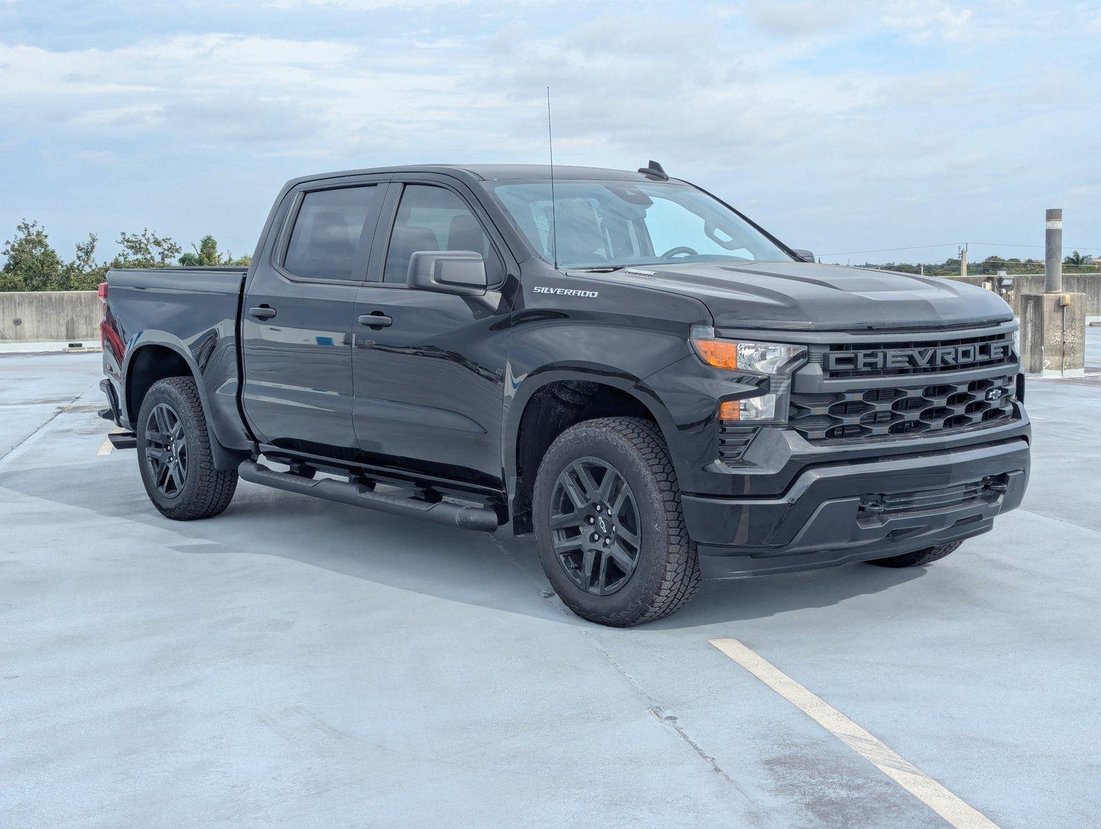 2025 Chevrolet Silverado 1500 Vehicle Photo in PEMBROKE PINES, FL 33024-6534