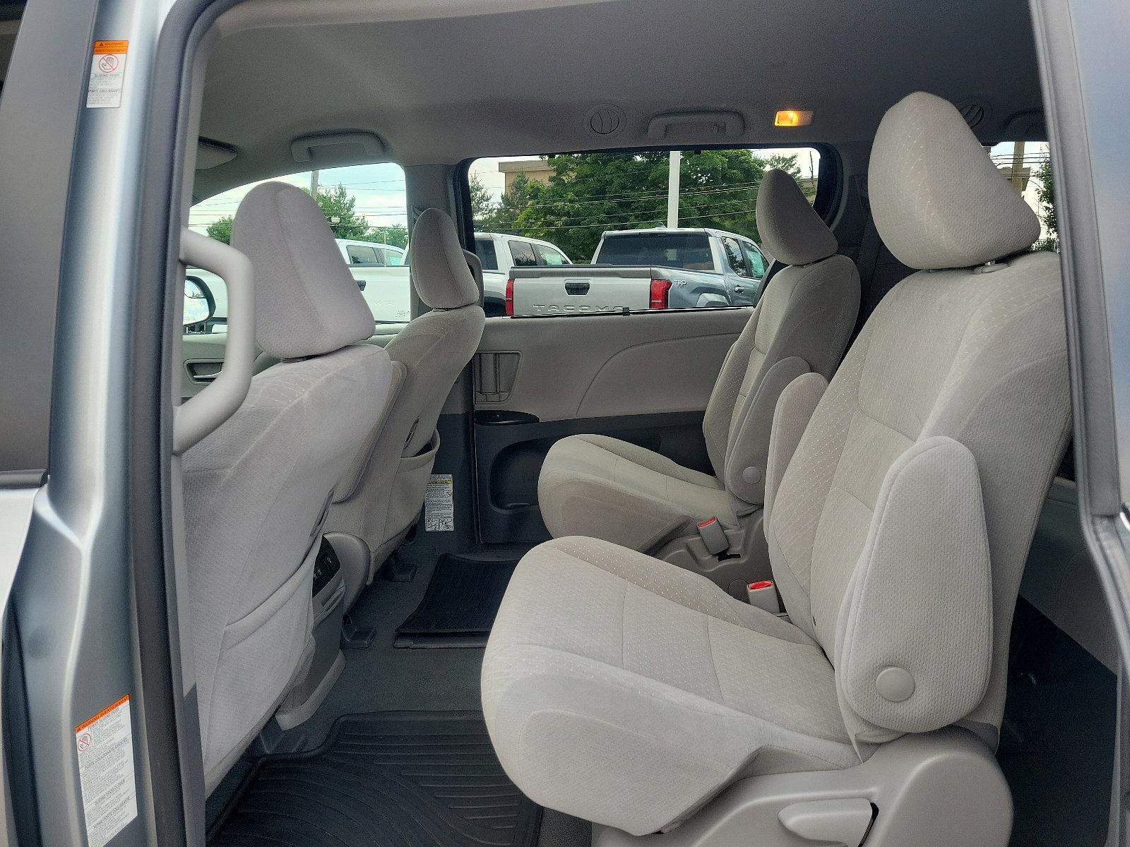 2019 Toyota Sienna Vehicle Photo in Trevose, PA 19053