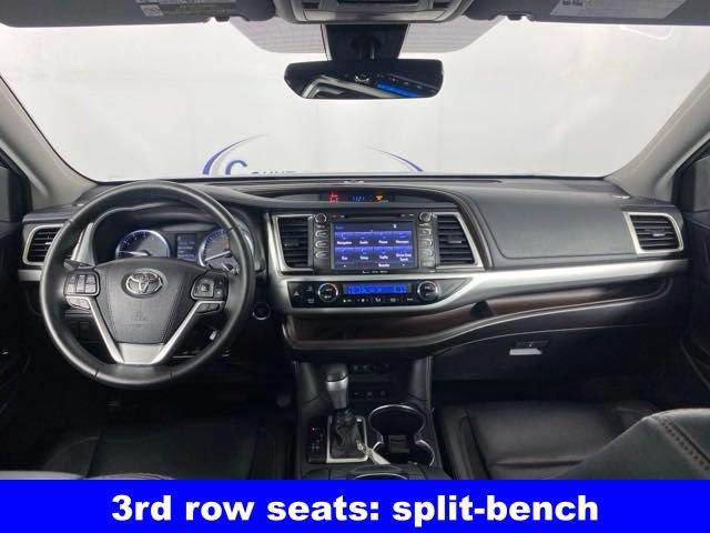 2019 Toyota Highlander Vehicle Photo in BROCKTON, MA 02301-7113